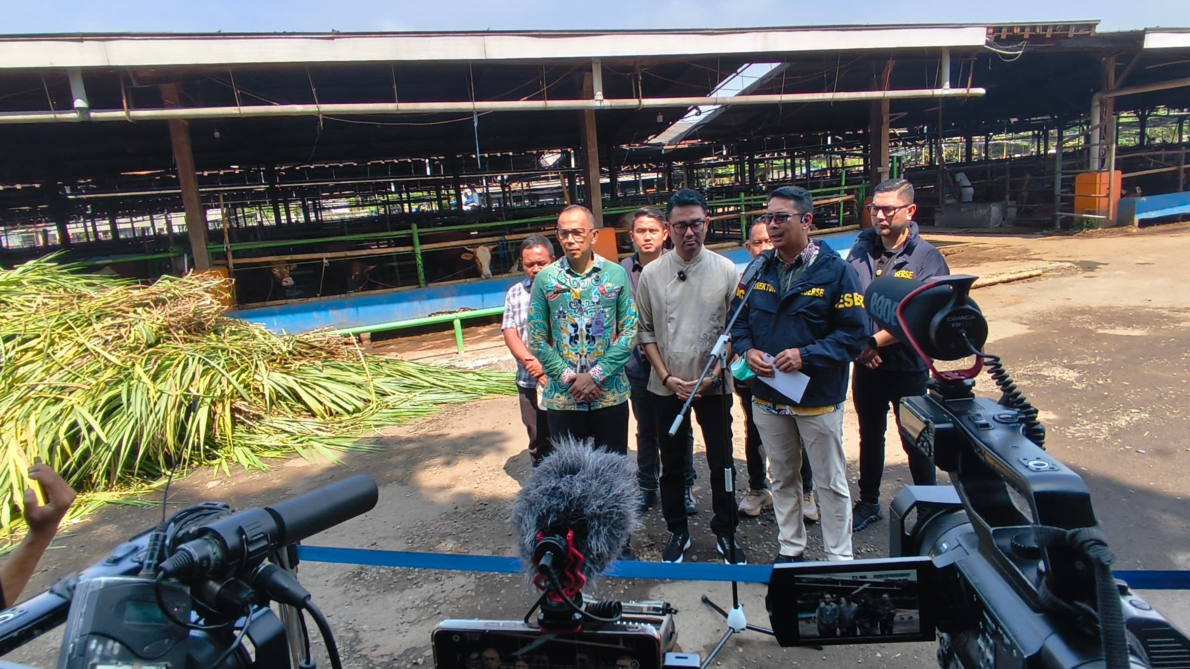 Jelang Idul Adha, Polda Metro Jaya Cek Hewan Kurban di Dharma Jaya 