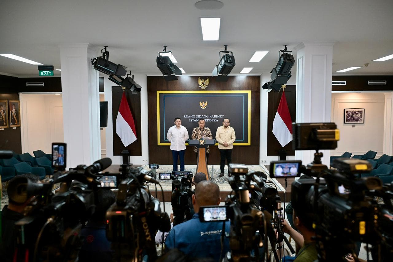 Prabowo Rombak Pimpinan BGN, Dadan Hindayana Digantikan Nanik S Deyang
