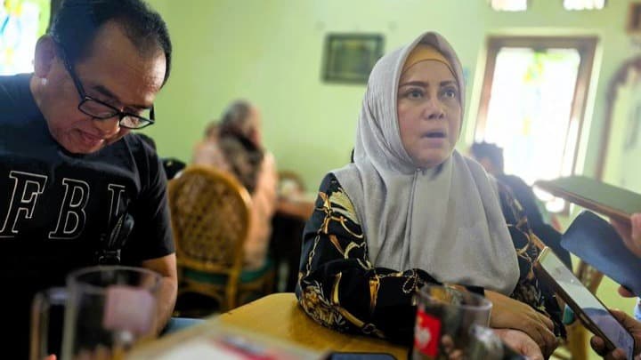 Anggota dprd jawa barat, Tina wiryawati