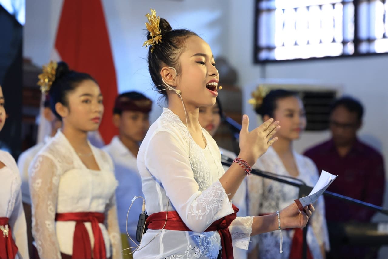 Prabowo Cek Langsung Perkembangan Sekolah Rakyat di Bali, Disambut Semarak Tari Kecak dari Siswa